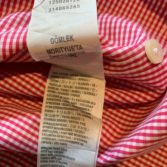 Abercrombie & Fitch Red and White Gingham Casual Button Down Shirt | Small - Picture 3 of 4